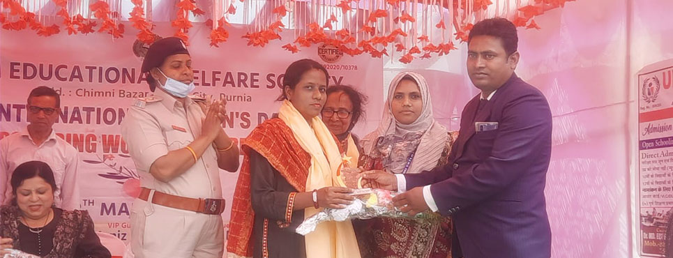 Mahila diwas award to CHILDLINE team member